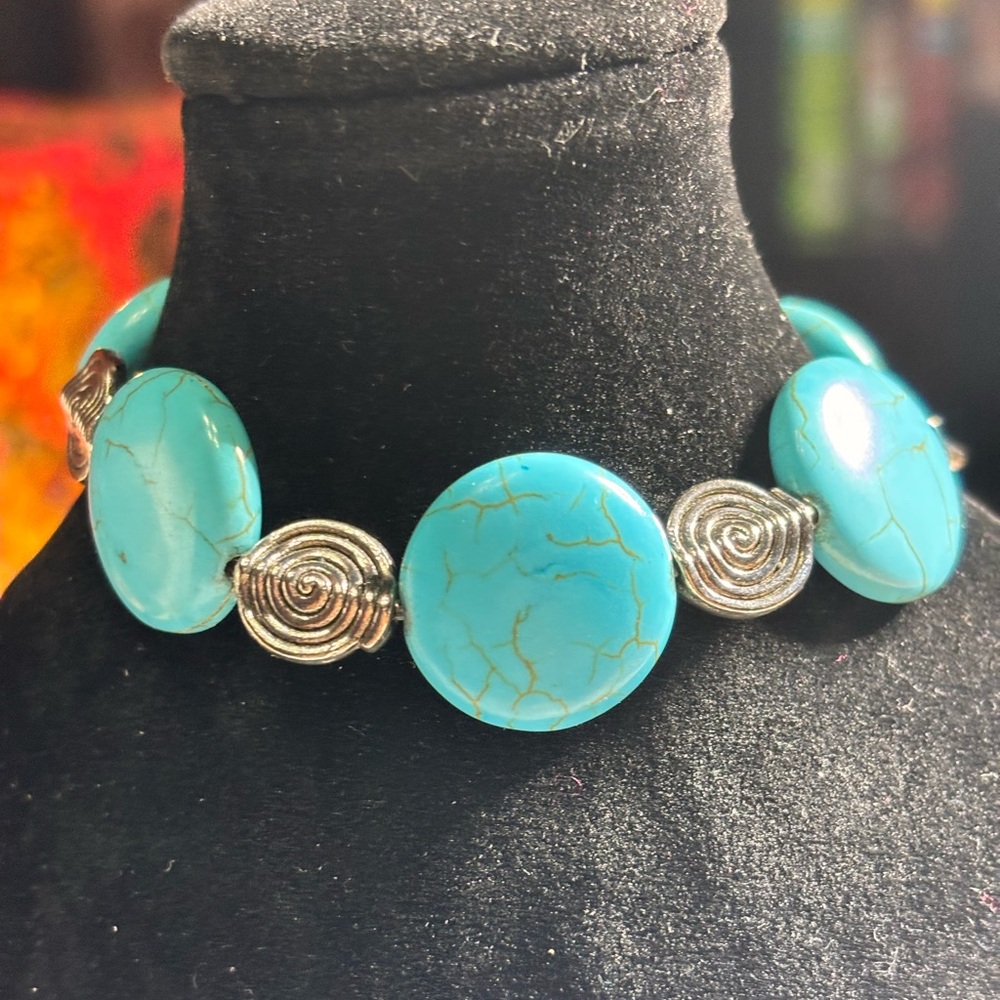 Handmade Turquoise Stretch Bracelet - Picture 6 of 9